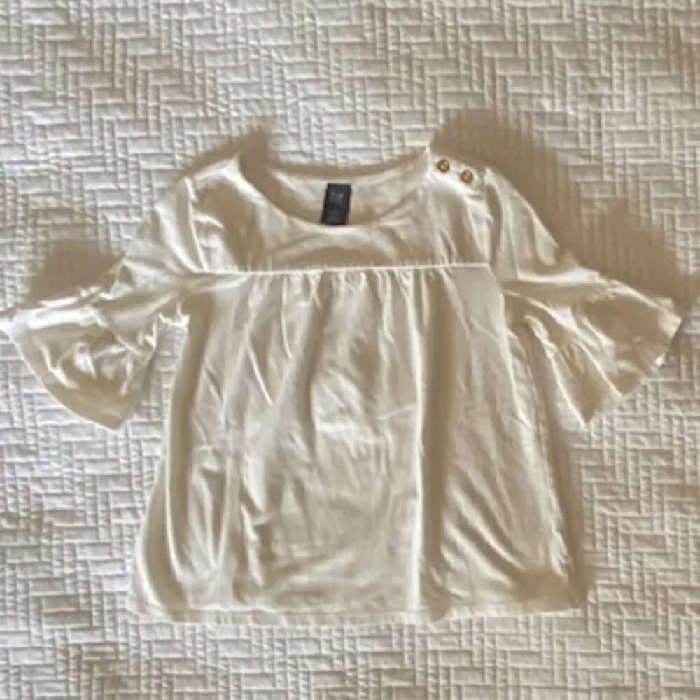 3 PIECE LOT OF GAP, H&M, AND AMERICAN APPAREL